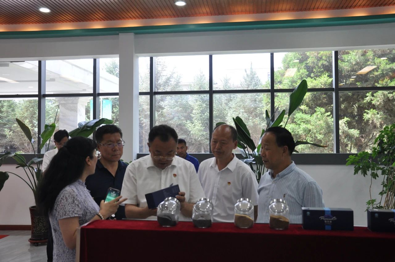 甘肃省卫健委中医二处一级调研员王春道一行到奕采制药参观交流